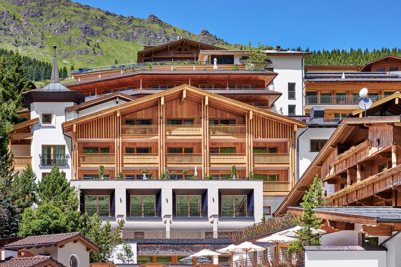 Hotel Berghof Crystal Spa & Sports Tux Bagian luar foto
