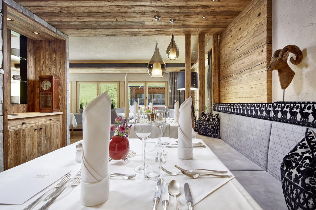 Hotel Berghof Crystal Spa & Sports Tux Bagian luar foto