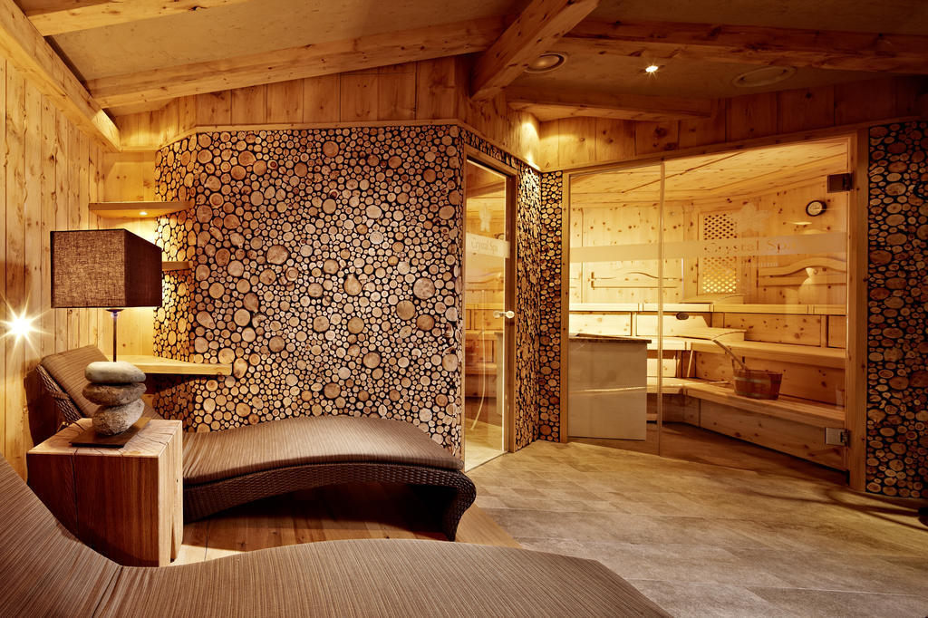 Hotel Berghof Crystal Spa & Sports Tux Bagian luar foto