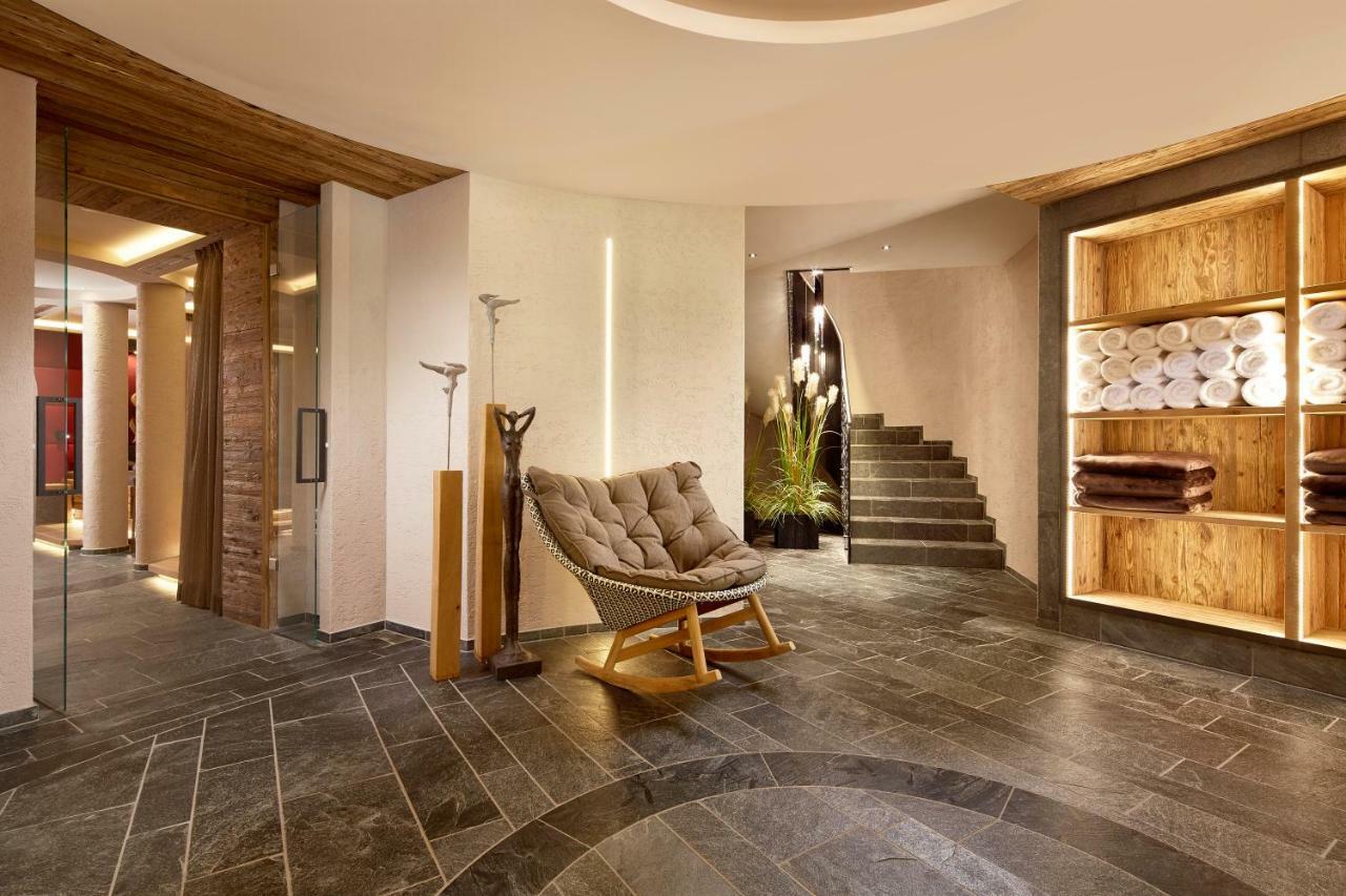 Hotel Berghof Crystal Spa & Sports Tux Bagian luar foto
