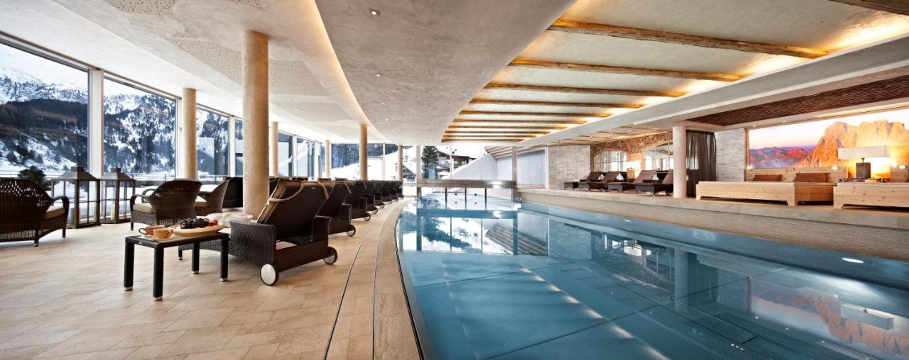 Hotel Berghof Crystal Spa & Sports Tux Bagian luar foto